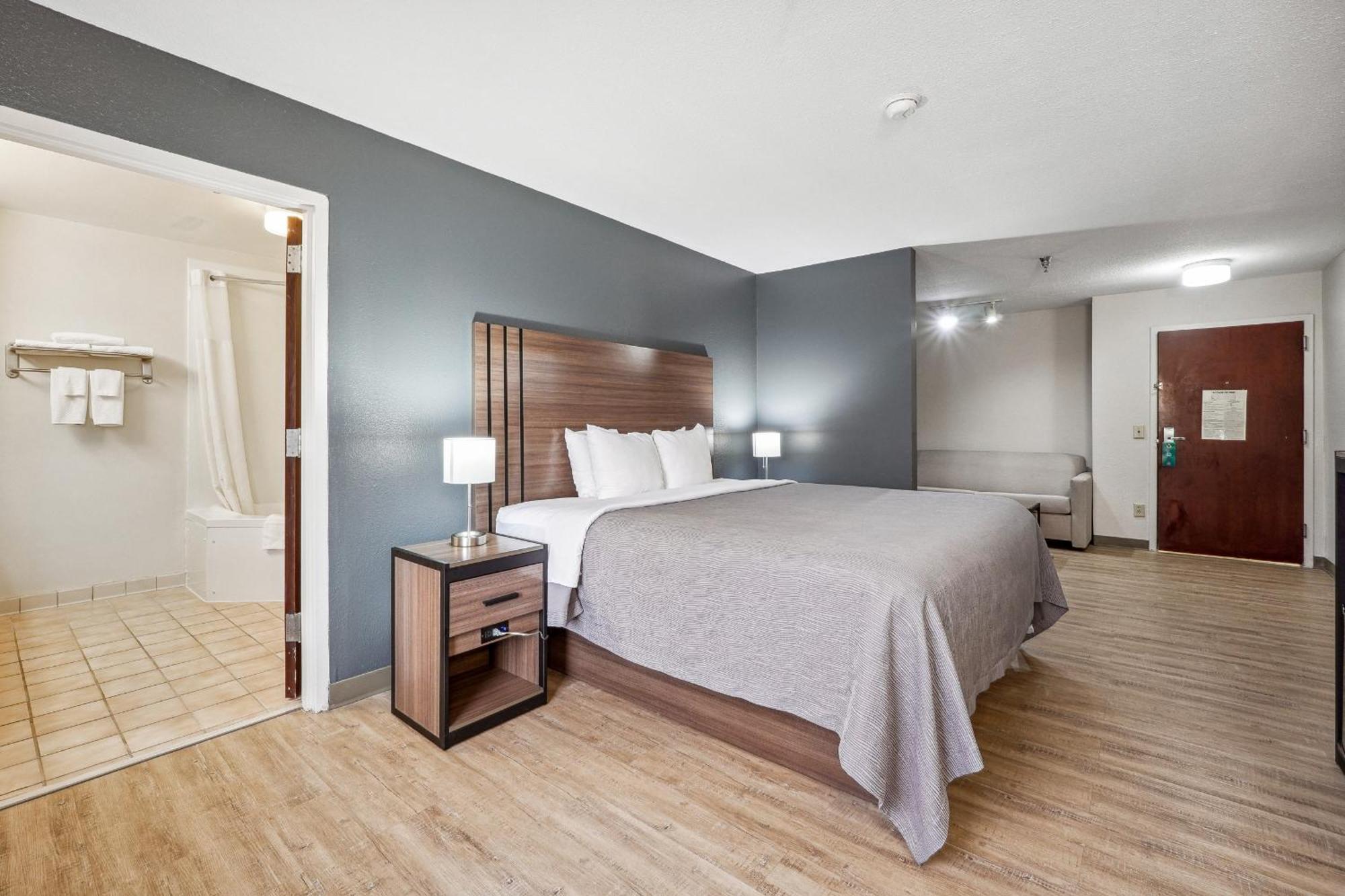 Quality Inn & Suites Доусонвилл Экстерьер фото