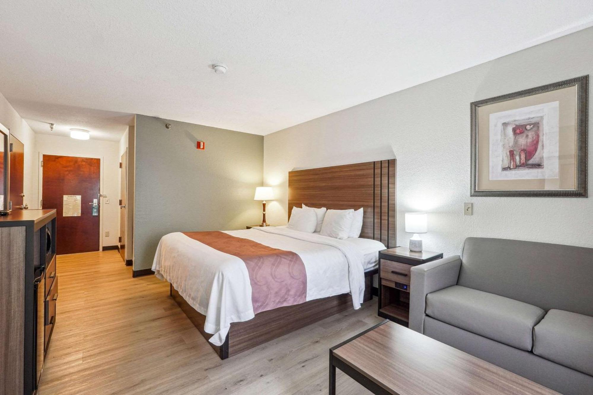 Quality Inn & Suites Доусонвилл Экстерьер фото